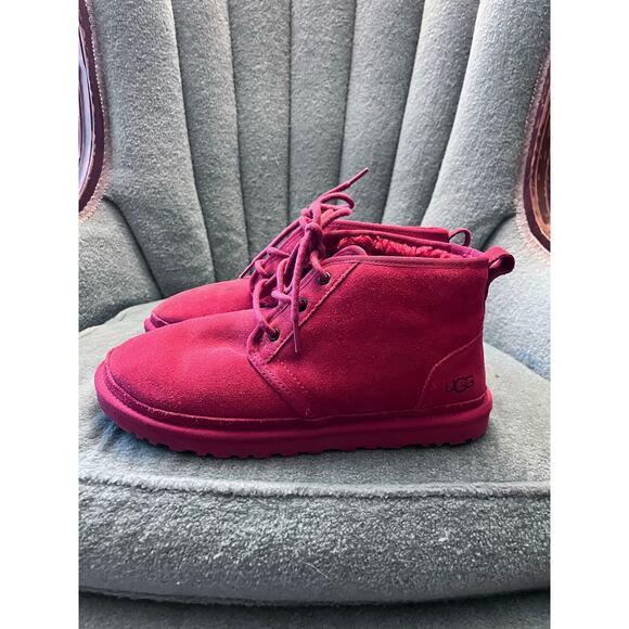 ugg Neumel red chukka boot size M9 - Picture 1 of 7